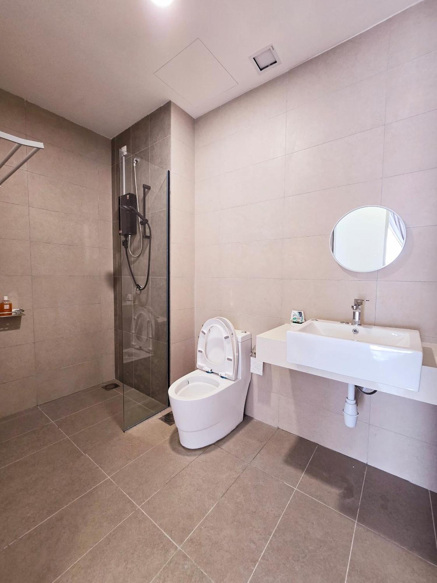Forest Damasara Seresta 6 Pax- 2carpark Apartment