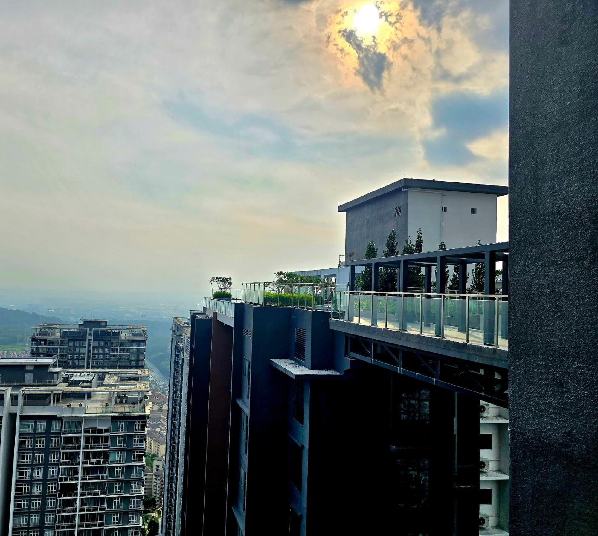 Forest Damasara Seresta 6 Pax- 2carpark Apartment