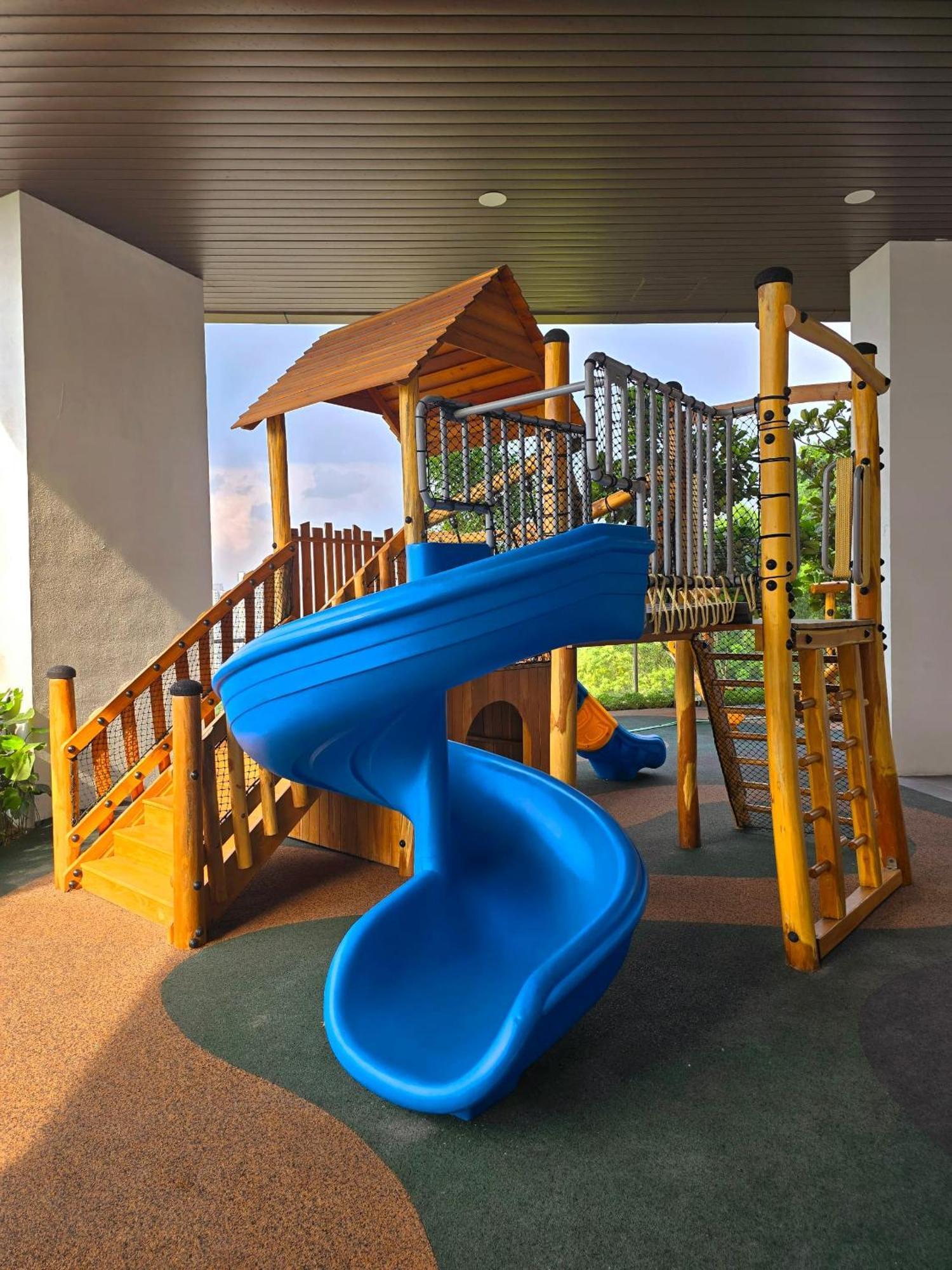 Apartment Forest Damasara Seresta 6 Pax- 2carpark