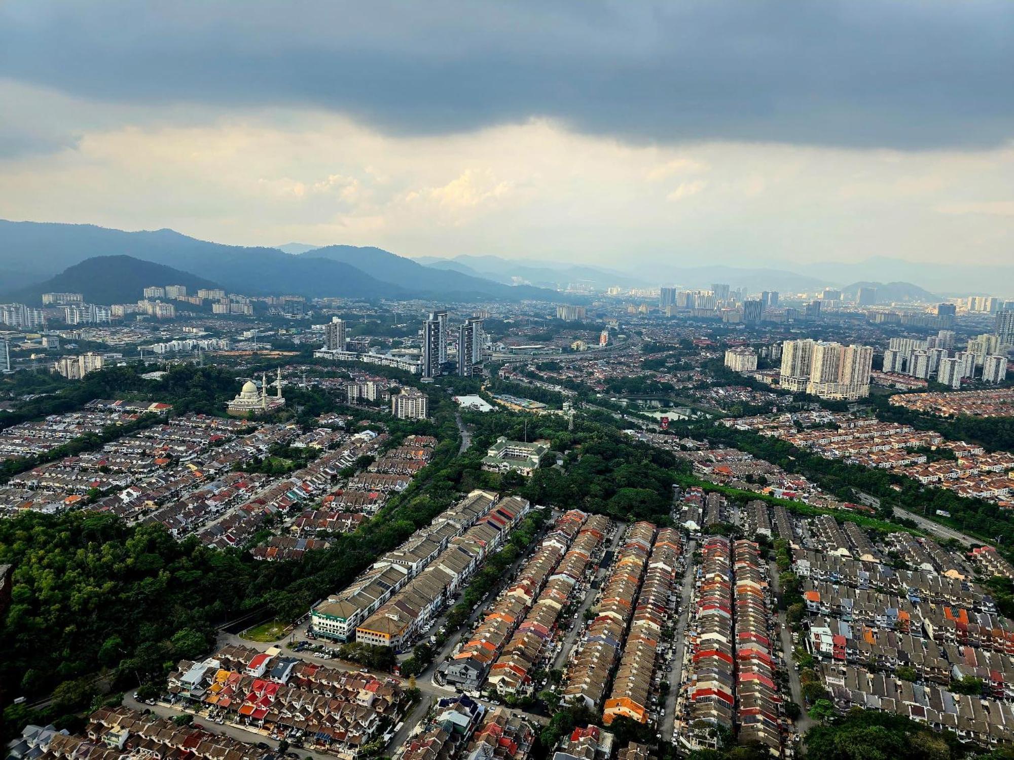 Forest Damasara Seresta 6 Pax- 2carpark Kuala Lumpur